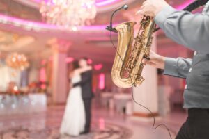 саксофонист на свадьбу